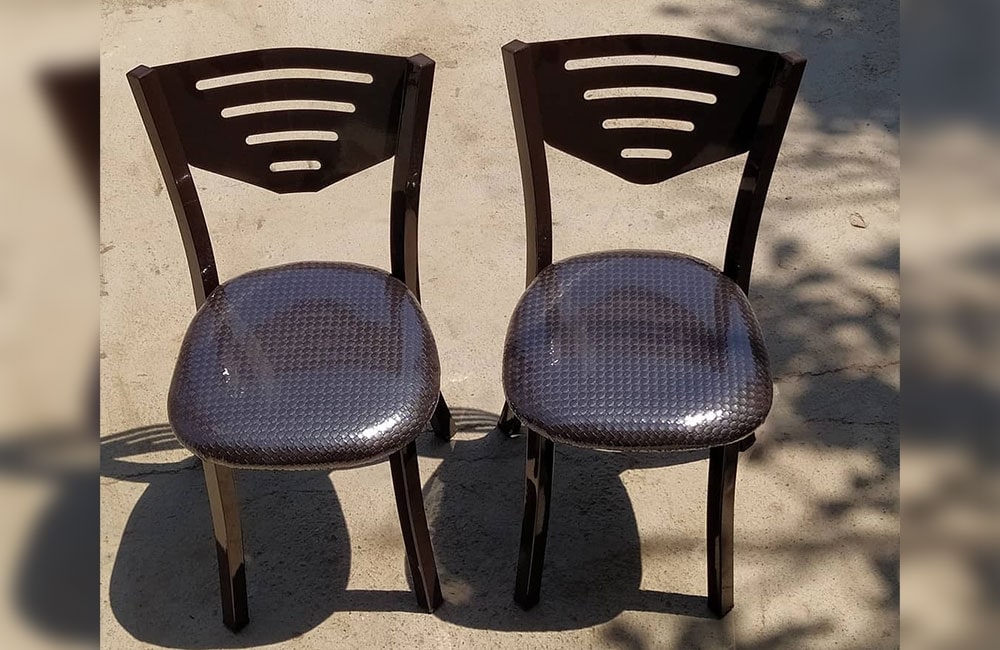 صندلی چوبی پایه بلند رنگ قهوه ای تیره
